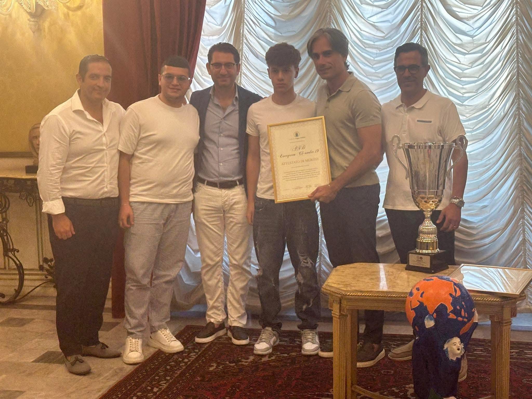 Premiazione con trofeo